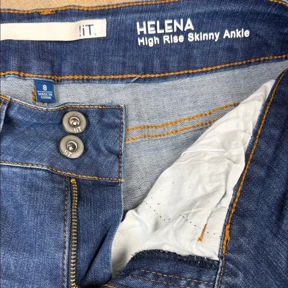 SOLD - Picture 2 of 4